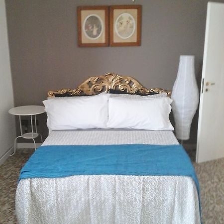 L.T. Schneider B&B Bologna Eksteriør billede