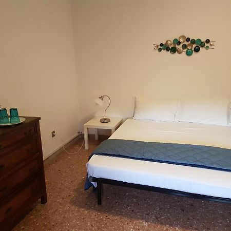 L.T. Schneider B&B Bologna Eksteriør billede