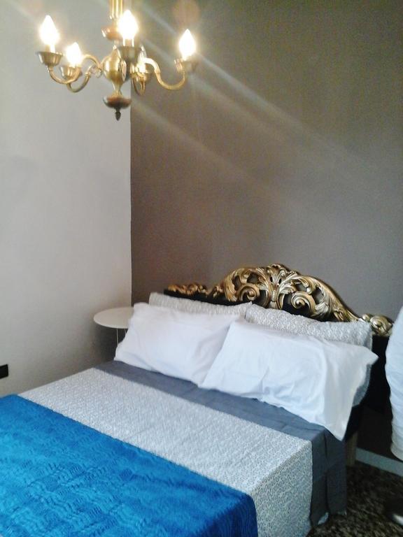 L.T. Schneider B&B Bologna Værelse billede