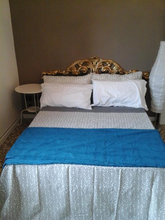 L.T. Schneider B&B Bologna Værelse billede