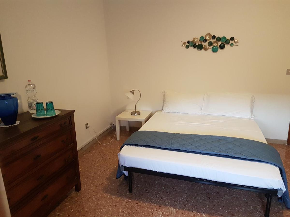 L.T. Schneider B&B Bologna Eksteriør billede